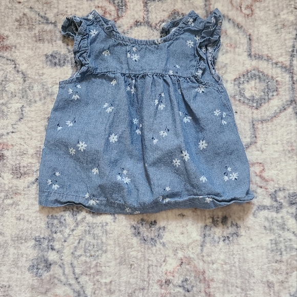 Twin 3 month old tops - Picture 8 of 8